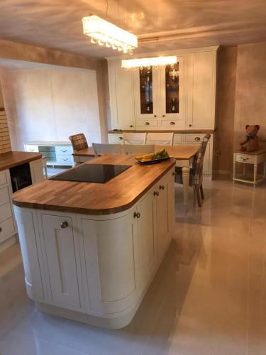 PHOTO-2019-11-08-00-24-001